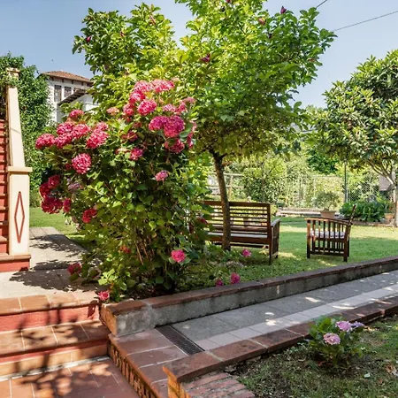 Appartamento In Villa Liberty Ghivizzano Exterior photo